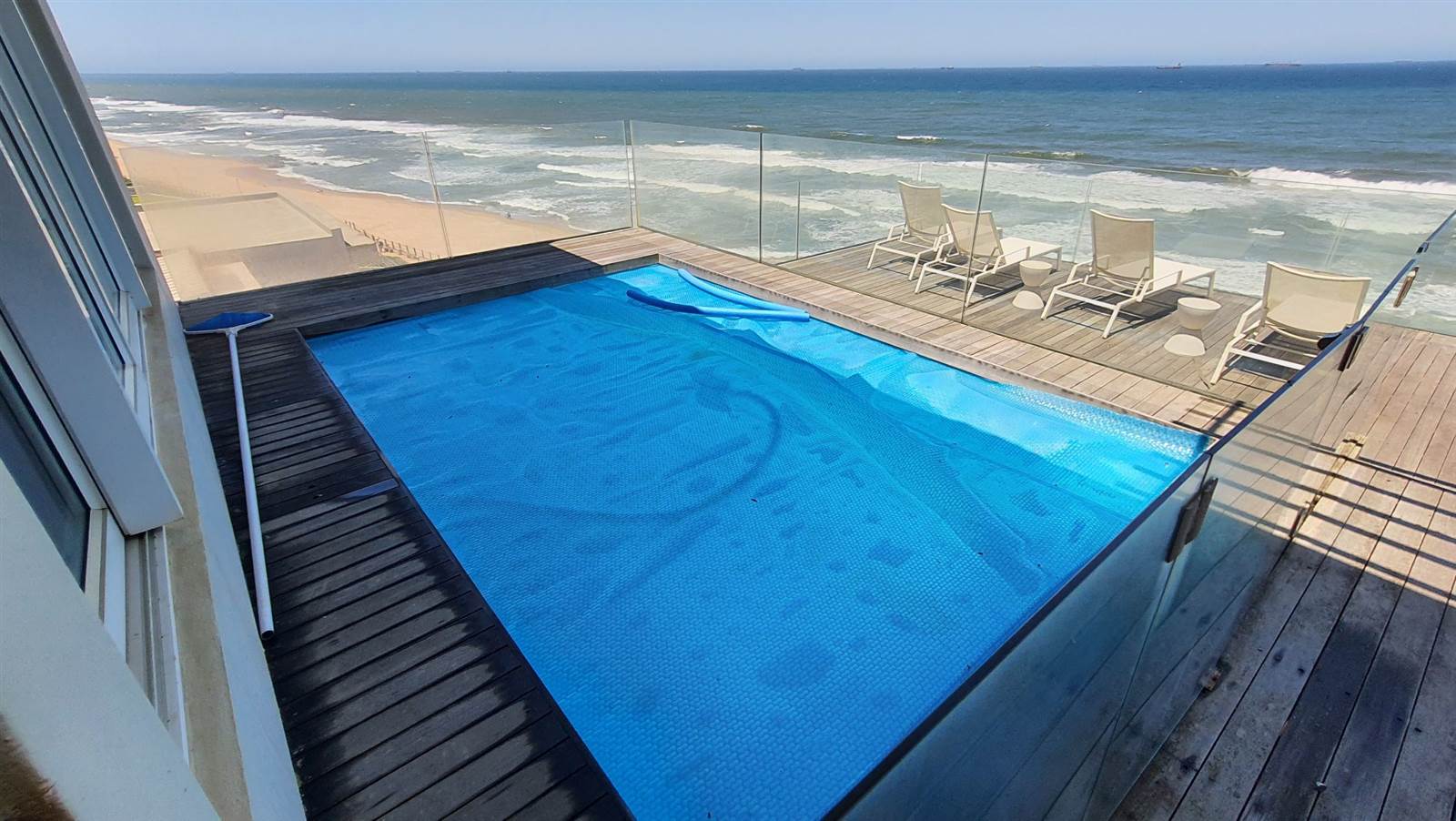 6 Bed Apartment in Umhlanga Rocks photo number 3