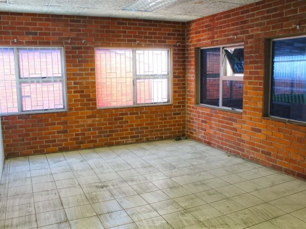 220  m² Office Space in Mobeni
