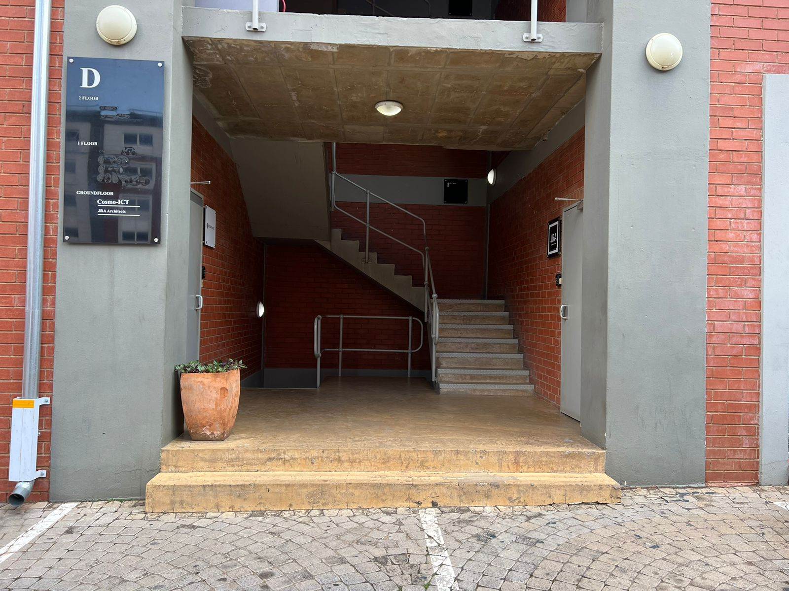 200  m² Commercial space in Parktown North photo number 5