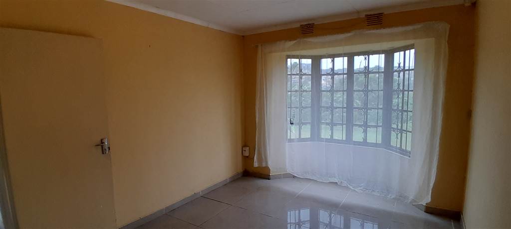 2 Bed House in Sea View photo number 11