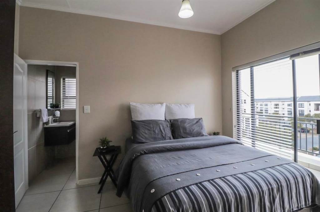1 Bed Apartment in Greenstone Hill photo number 10