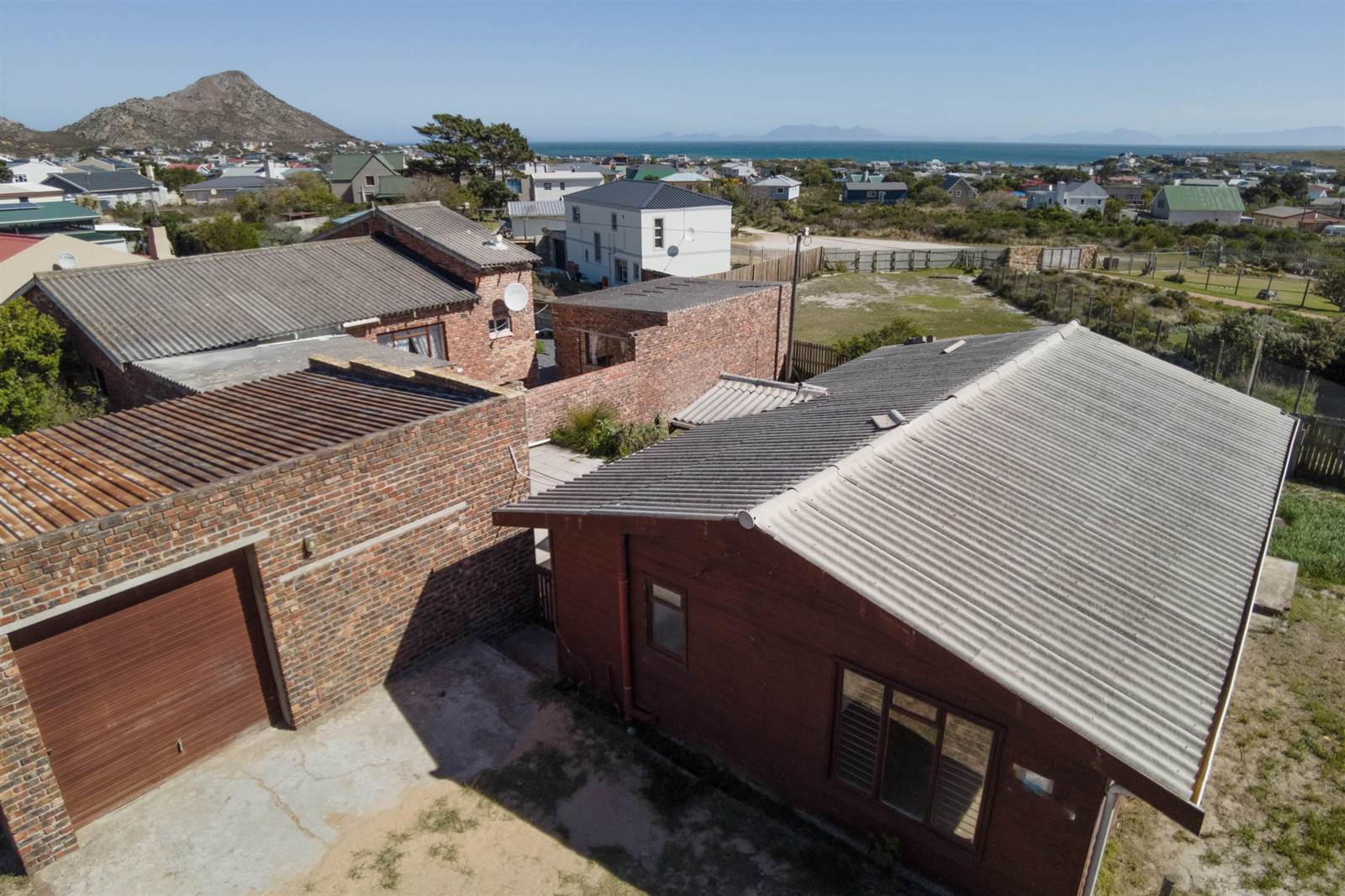 2 Bed House in Pringle Bay photo number 3