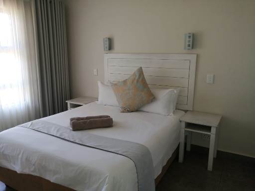 2 Bed Apartment in Melville photo number 7