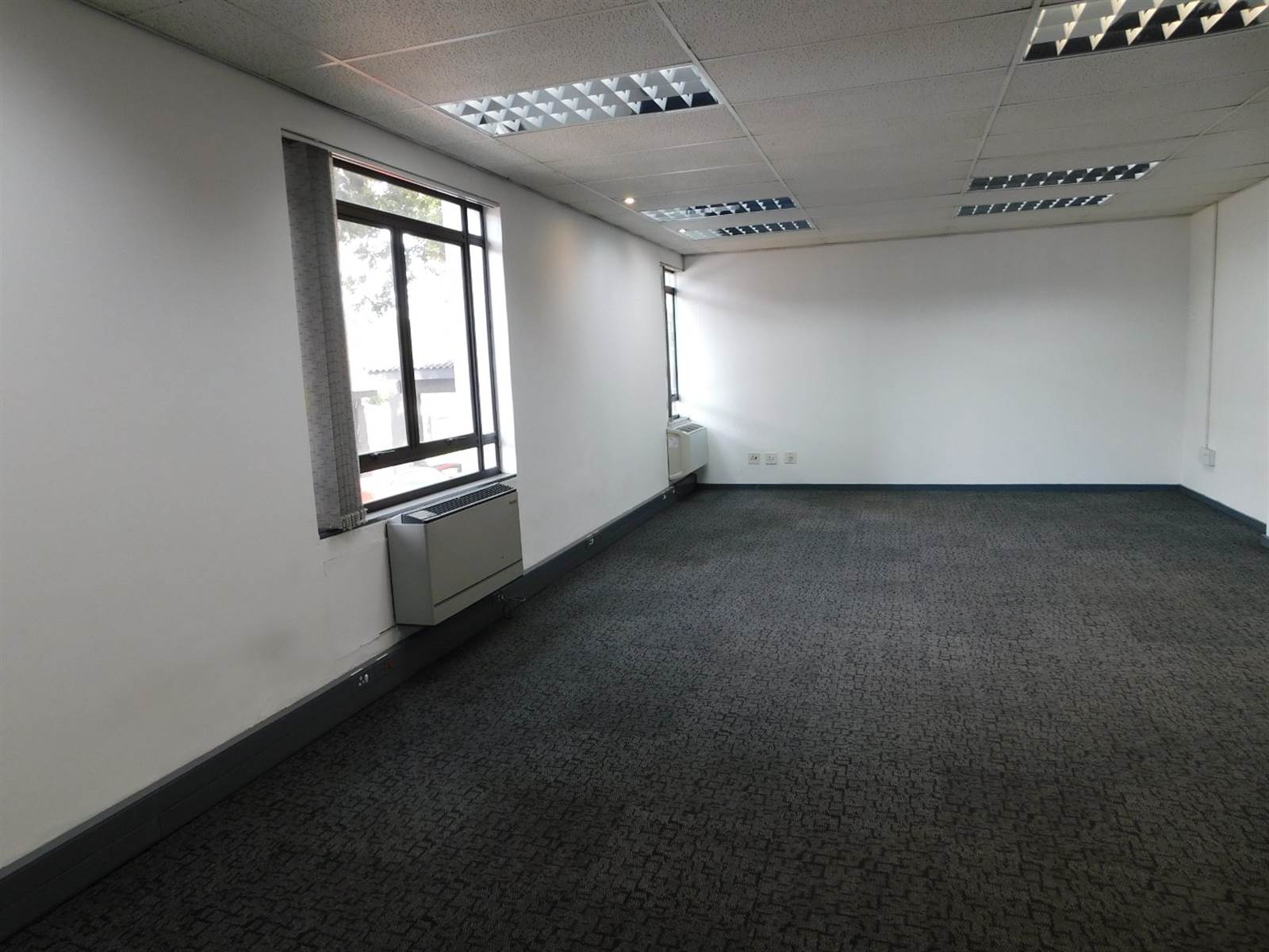 60  m² Office Space in Hyde Park photo number 8