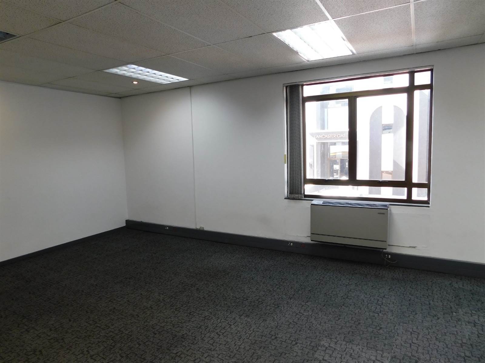 60  m² Office Space in Hyde Park photo number 13