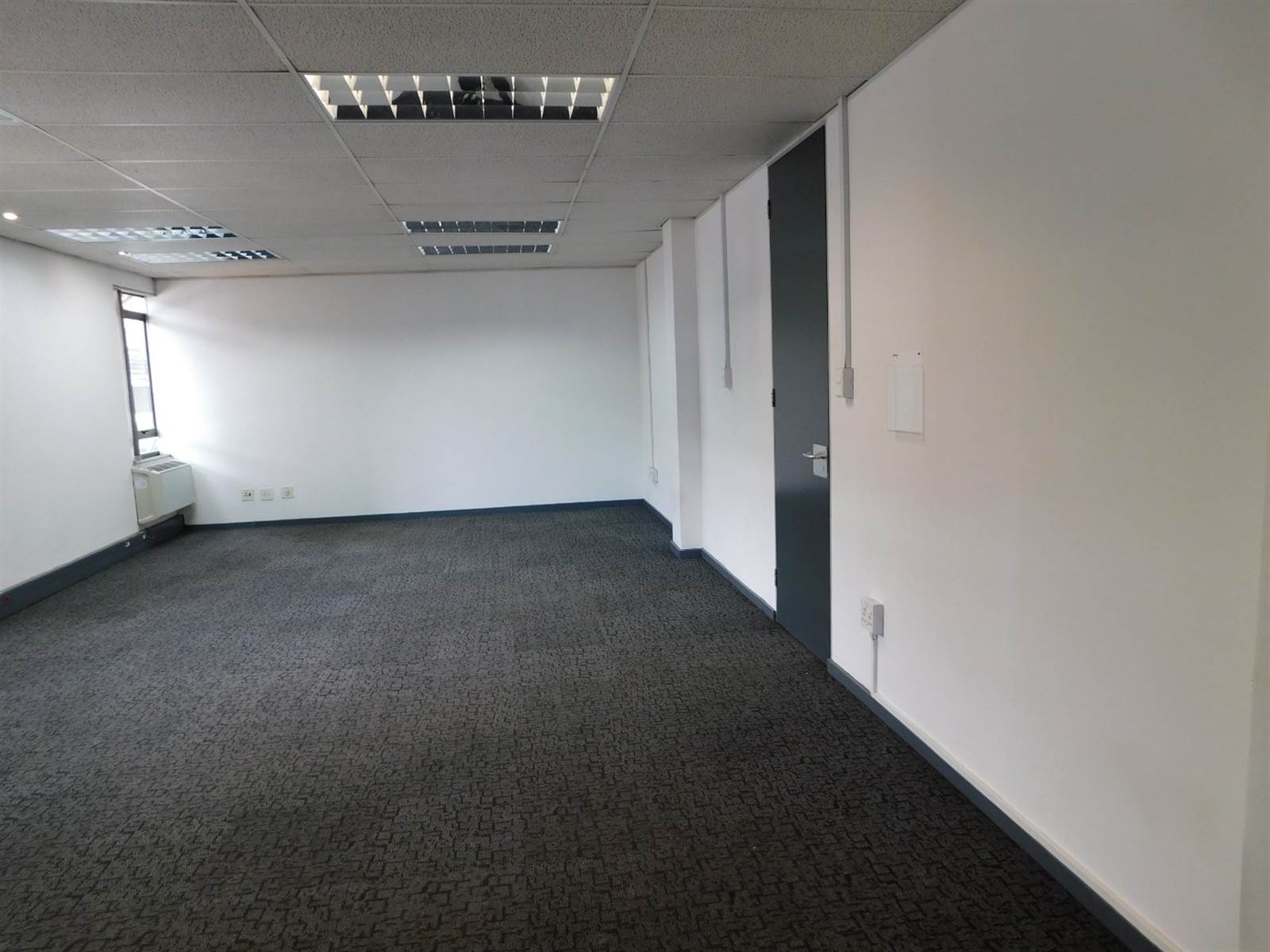 60  m² Office Space in Hyde Park photo number 12