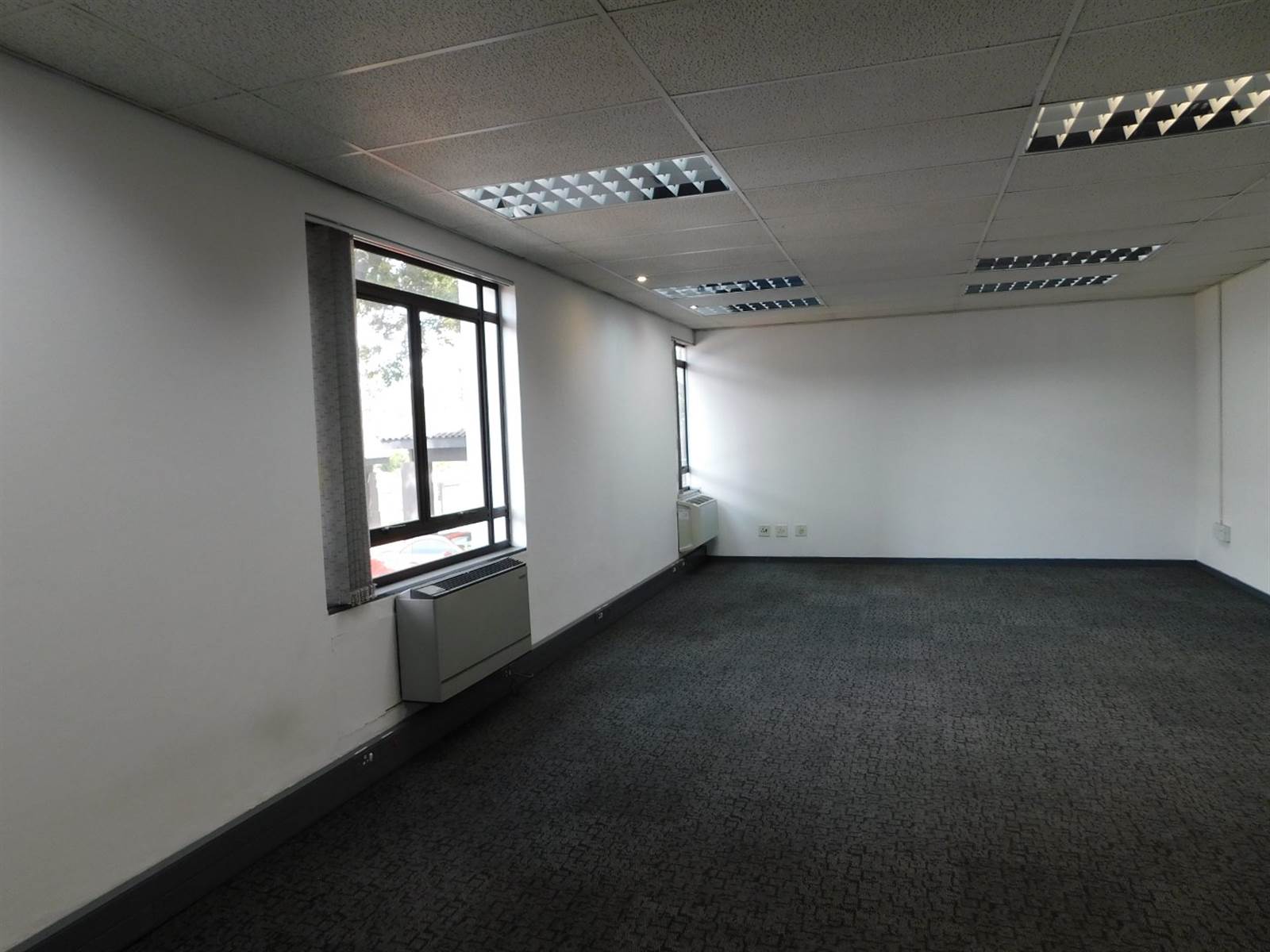 60  m² Office Space in Hyde Park photo number 16