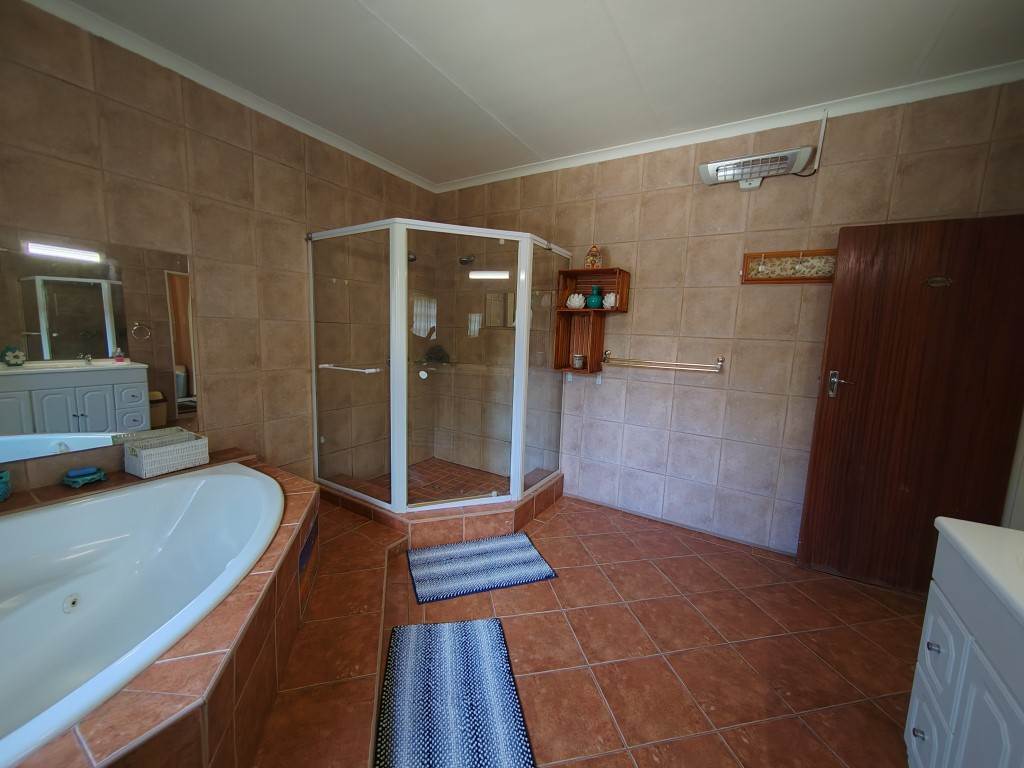 4 Bed House in Kanonkop photo number 15