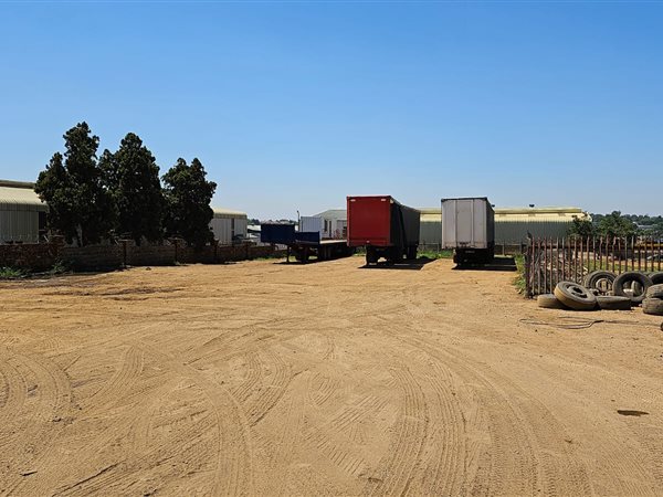 3 000  m² Industrial space