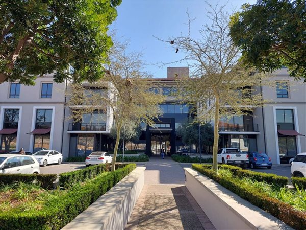 249  m² Commercial space in Fourways