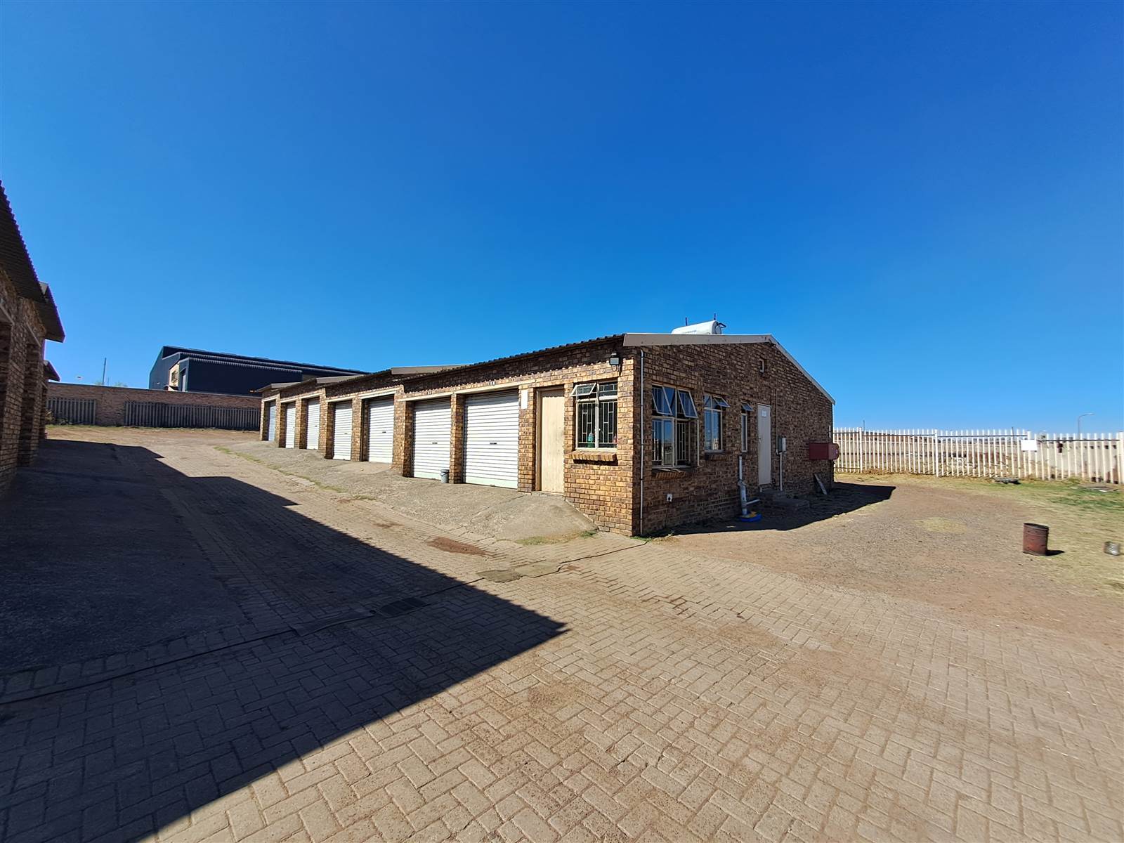 300  m² Industrial space in Middelburg Central photo number 2