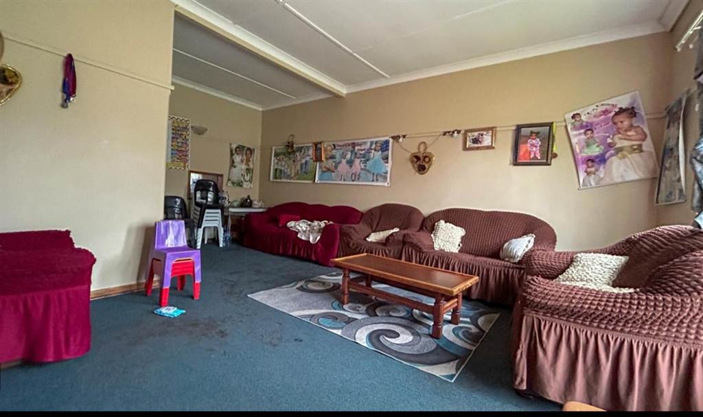 2 Bed Townhouse in Middelburg Central photo number 2