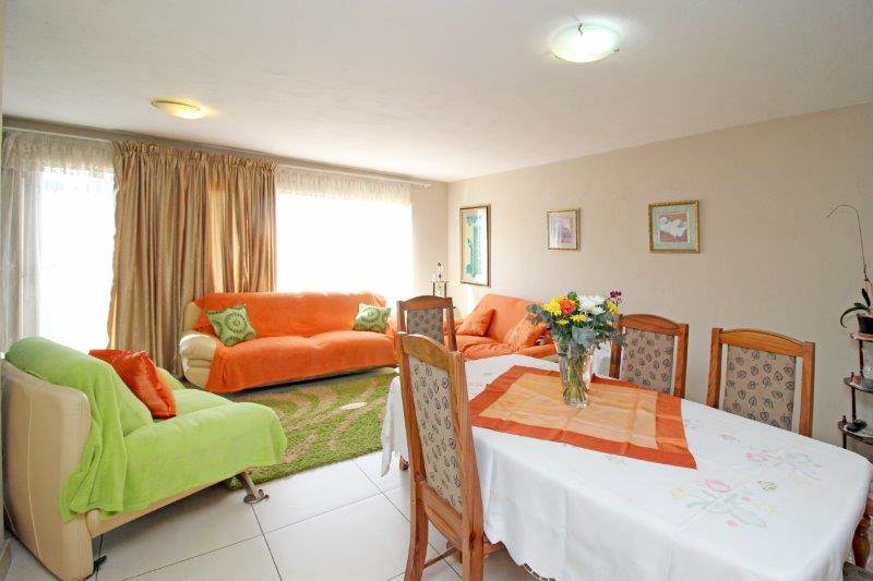 2 Bed Townhouse in Sundowner photo number 4