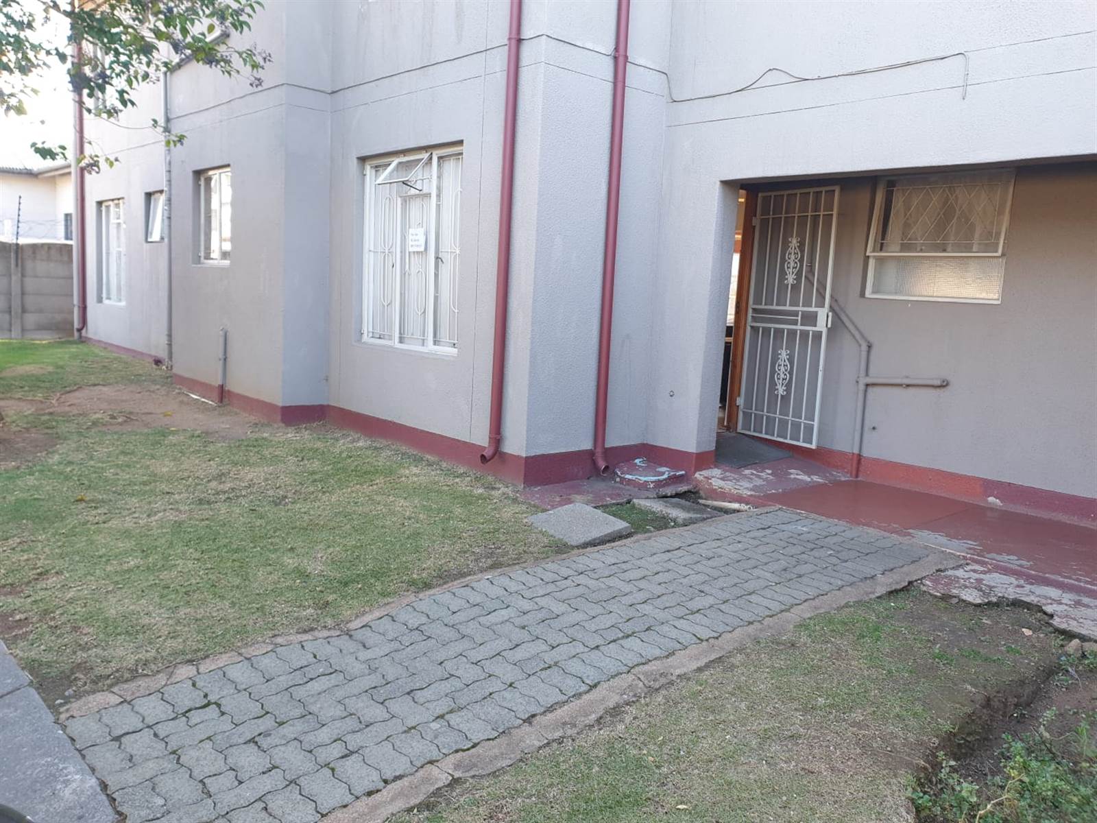 3 Bed House in Benoni South photo number 1