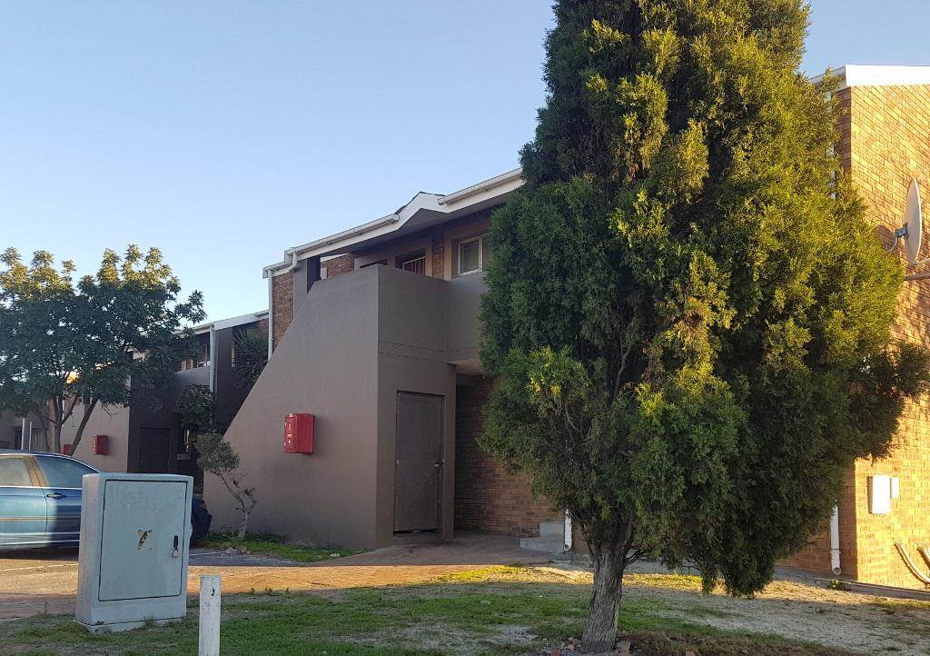 1 Bed Apartment in Oakglen photo number 1