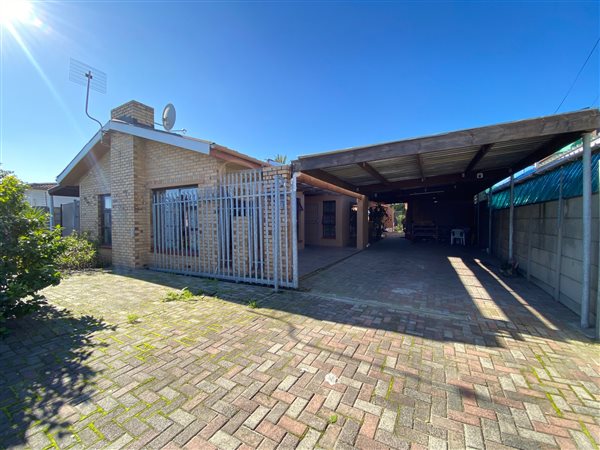 4 Bedroom House 4 Bedroom House