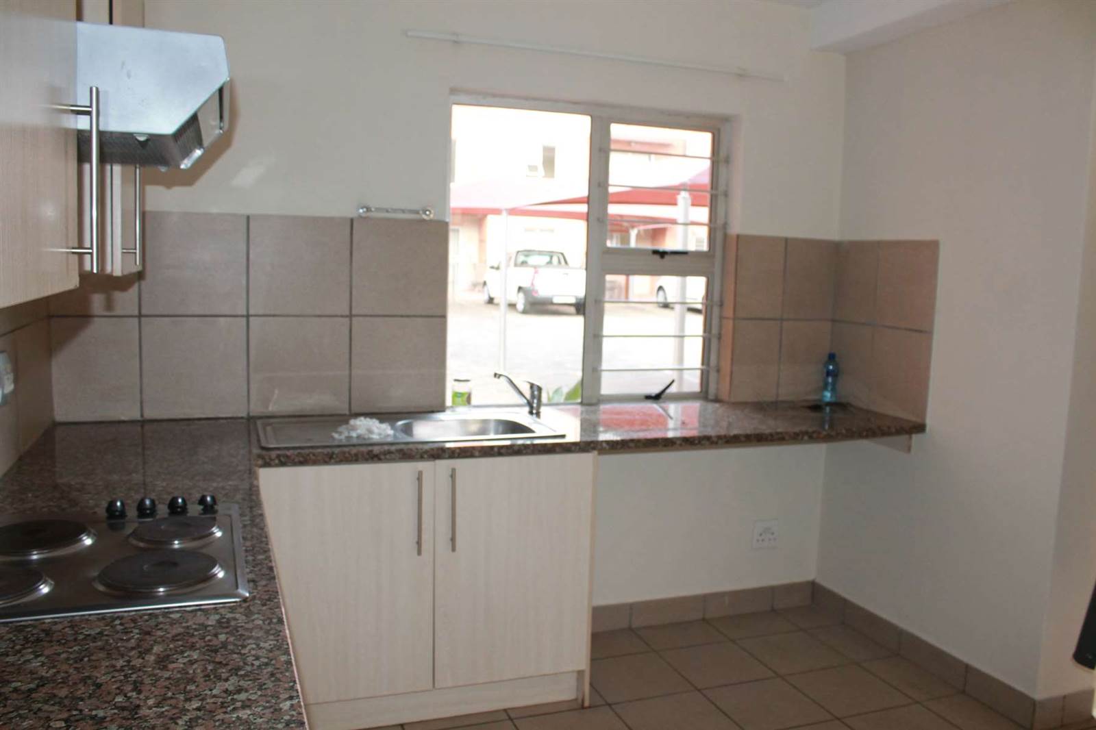 2 Bed Apartment in Parktown Estate photo number 17