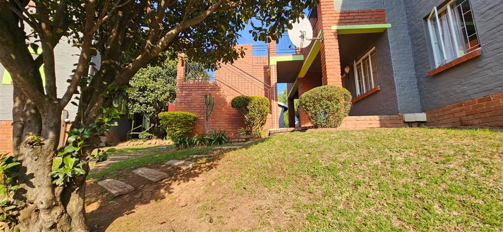 2 Bedroom Townhouse 2 Bedroom Townhouse