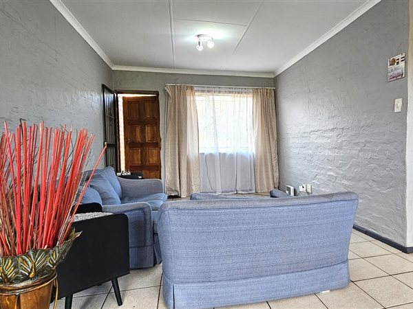 2 Bedroom Townhouse 2 Bedroom Townhouse