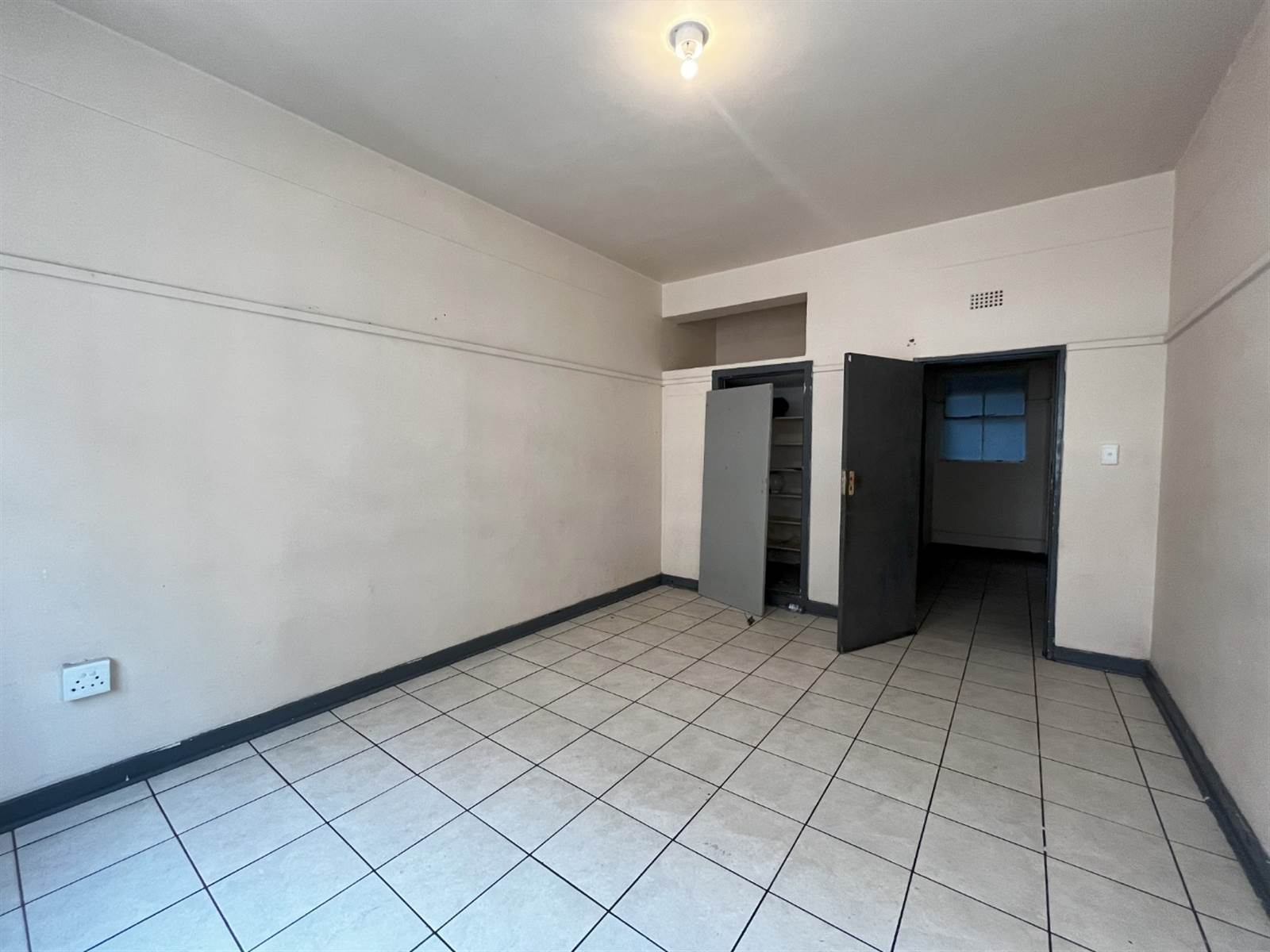 2555  m² Commercial space in Braamfontein photo number 11