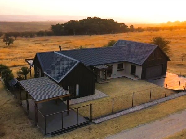 4 Bedroom House 4 Bedroom House