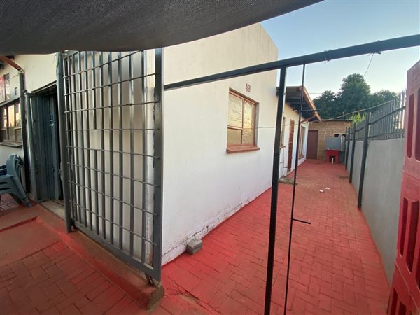 2 Bedroom House 2 Bedroom House