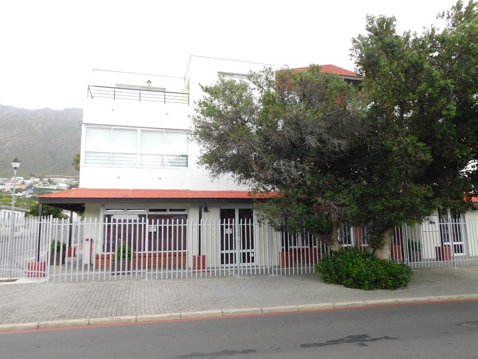 88  m² Commercial space in Gordons Bay Central photo number 4