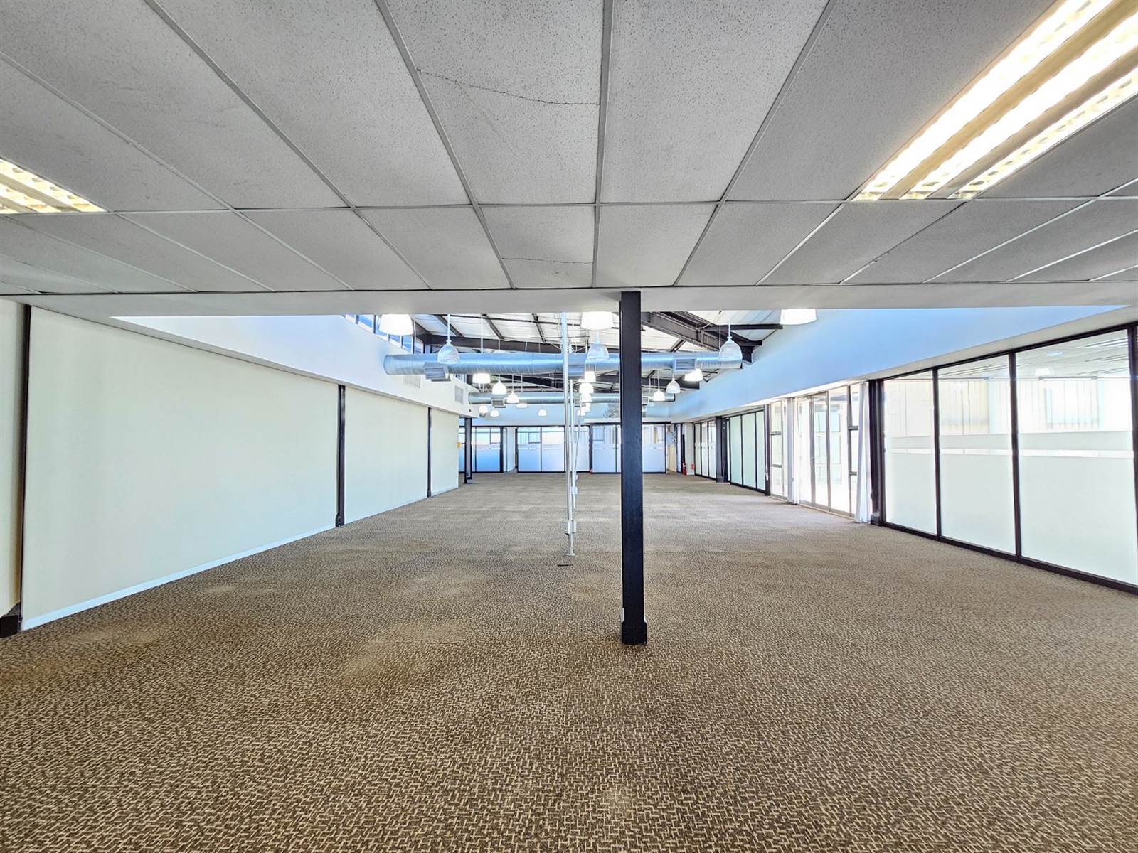 758  m² Office Space in North Riding photo number 22