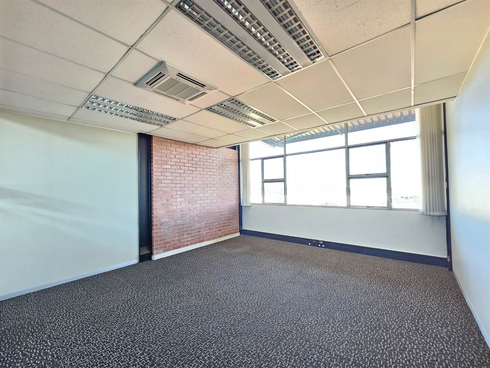 758  m² Office Space in North Riding photo number 9