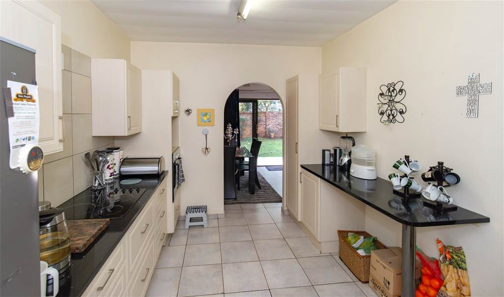 3 Bed Townhouse in Edenvale photo number 13