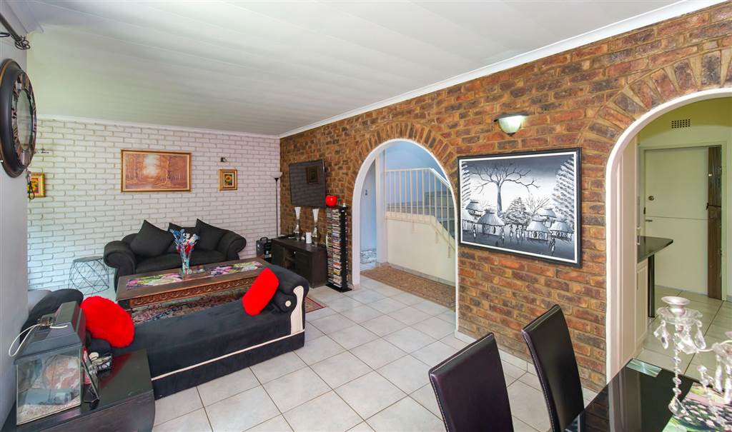 3 Bed Townhouse in Edenvale photo number 11