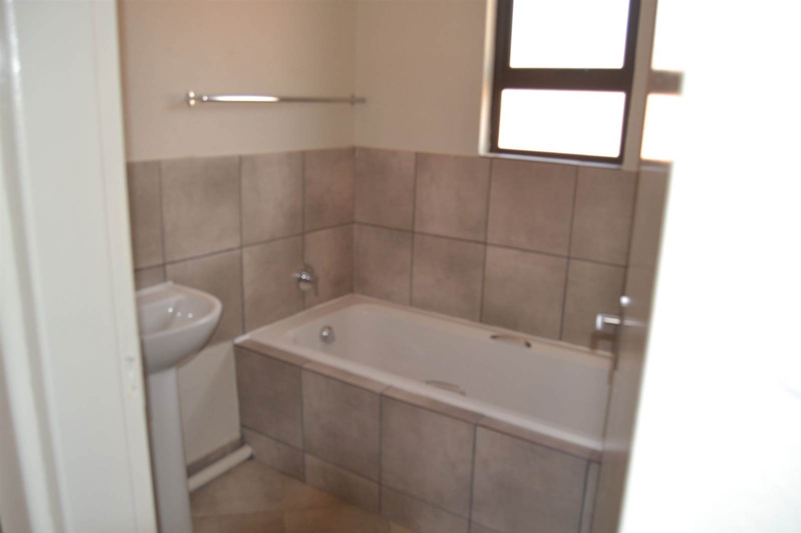 2 Bed House in Roodepoort West photo number 4