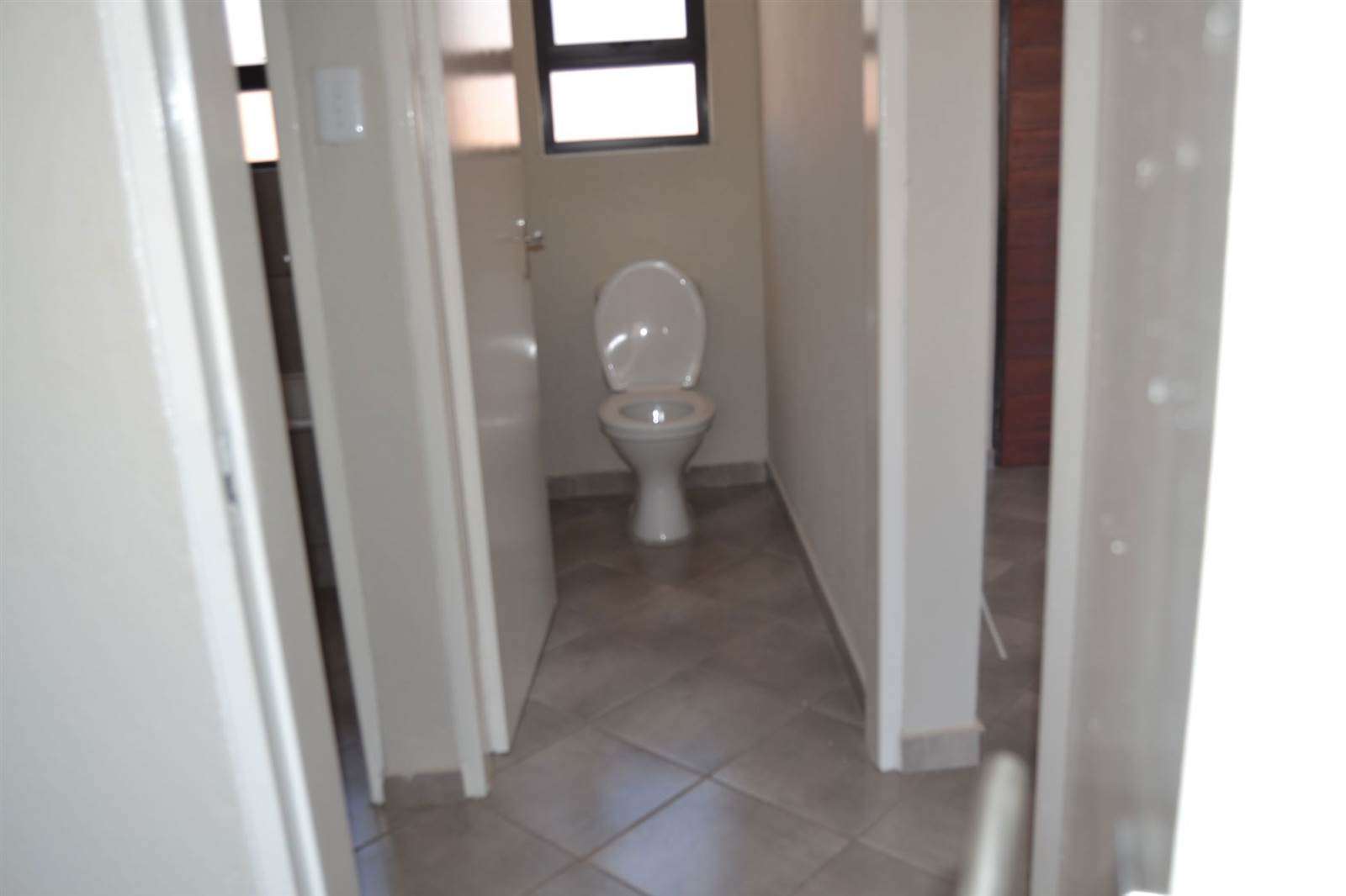 2 Bed House in Roodepoort West photo number 5