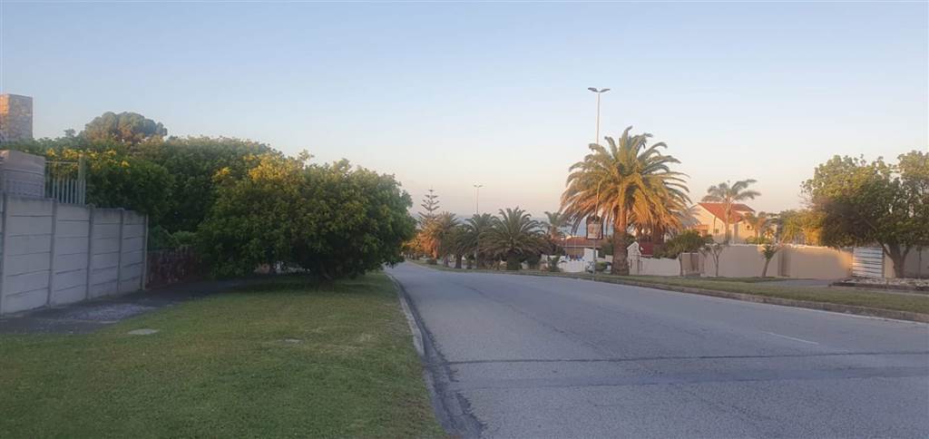 1399 m² Land available in Humewood photo number 8