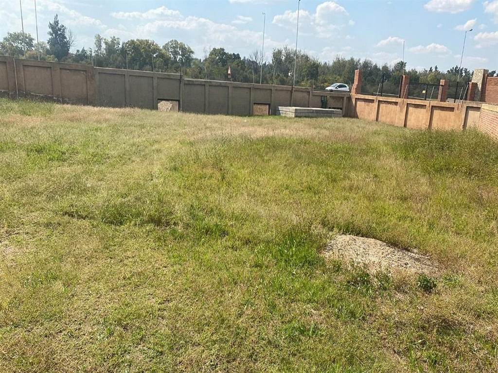 1002 m² Land available in Savannah Country Estate photo number 3