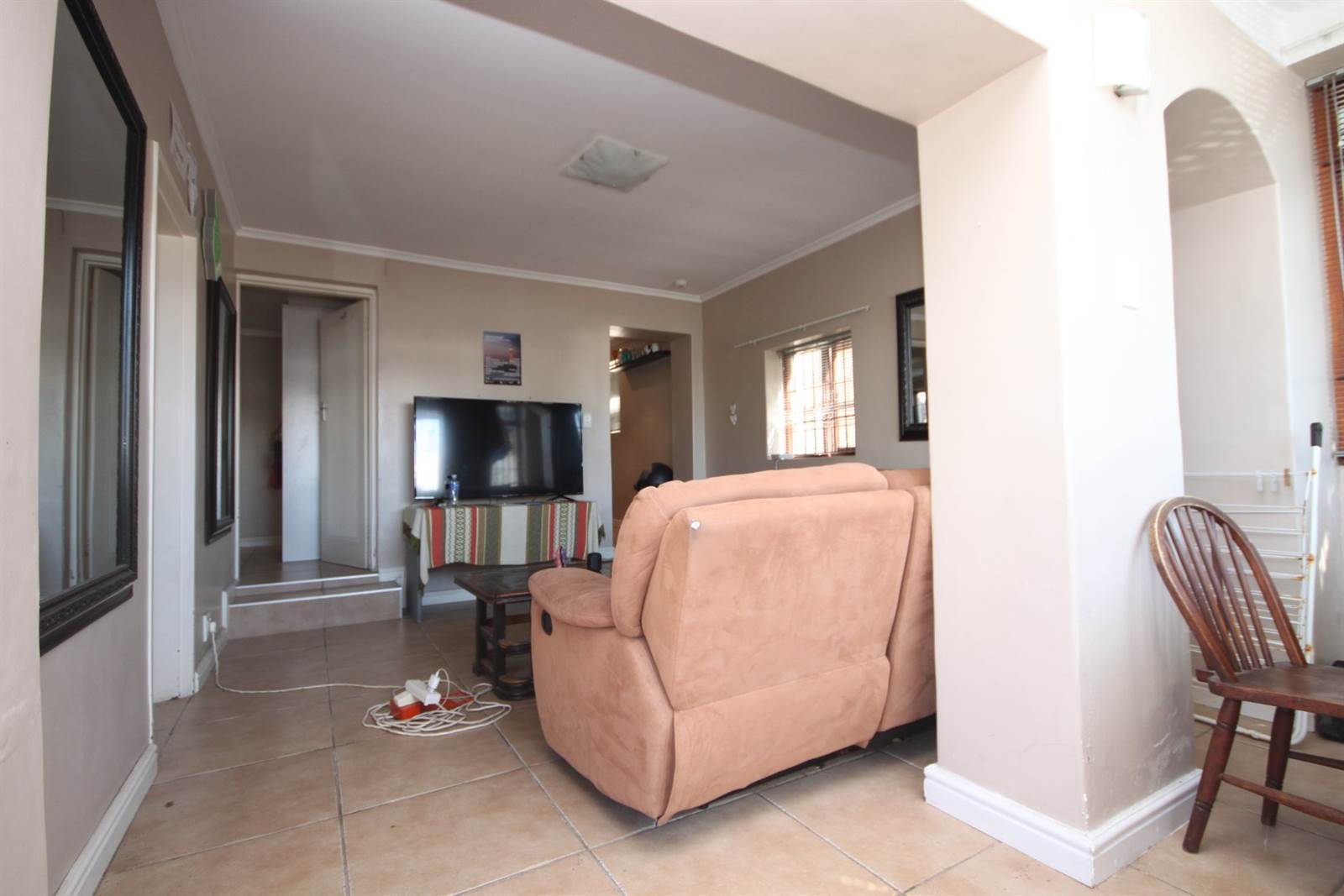2 Bed Apartment in Green Point photo number 4