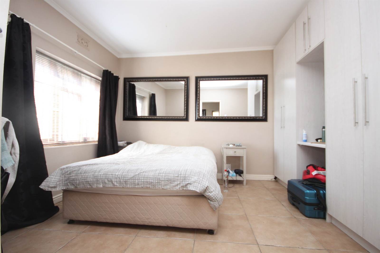 2 Bed Apartment in Green Point photo number 8