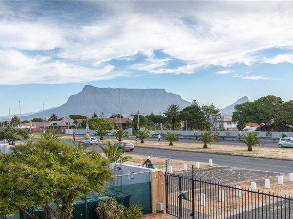 3 Bedroom Townhouse 3 Bedroom Townhouse