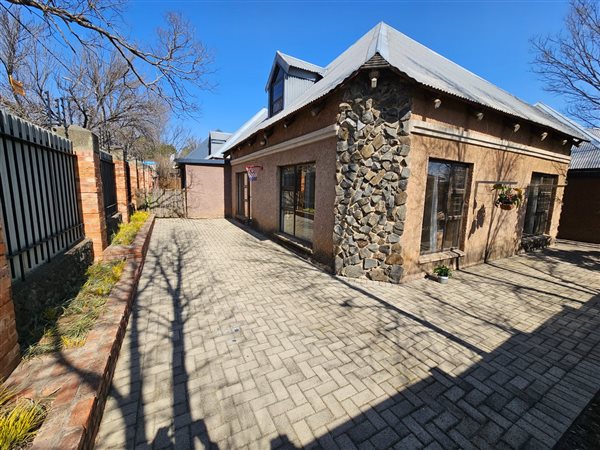 2 Bedroom Townhouse 2 Bedroom Townhouse