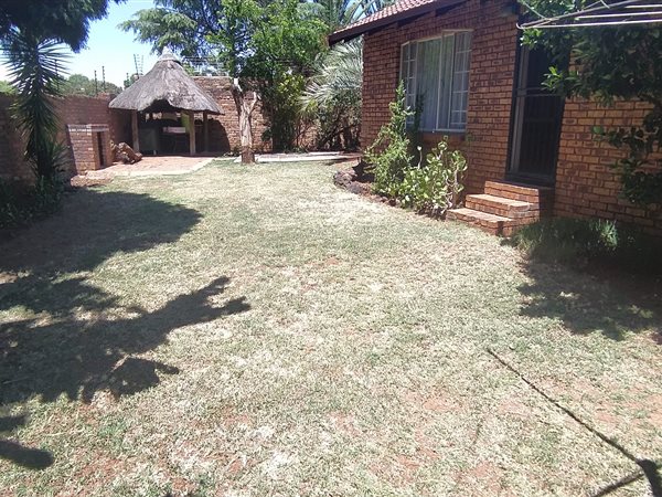 2 Bedroom Townhouse 2 Bedroom Townhouse