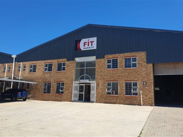 1200  m² Industrial space in North End