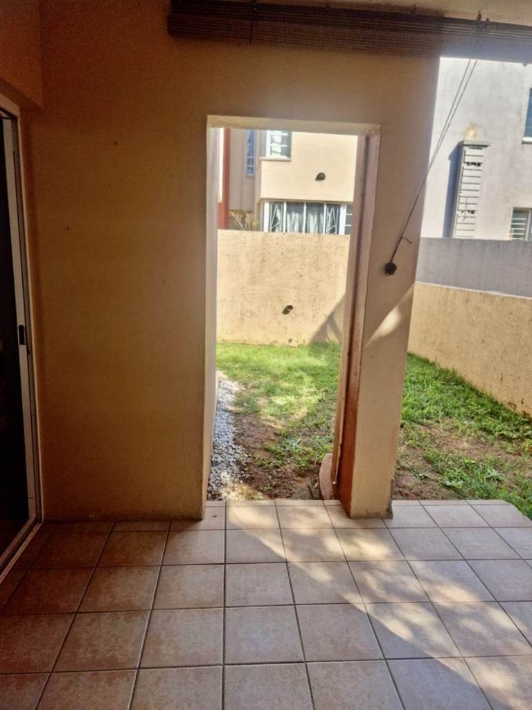 2 Bed House in Nelspruit photo number 12
