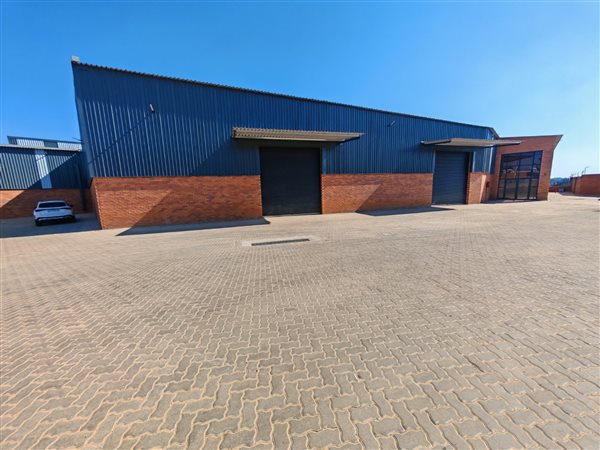 2 702  m² Industrial space