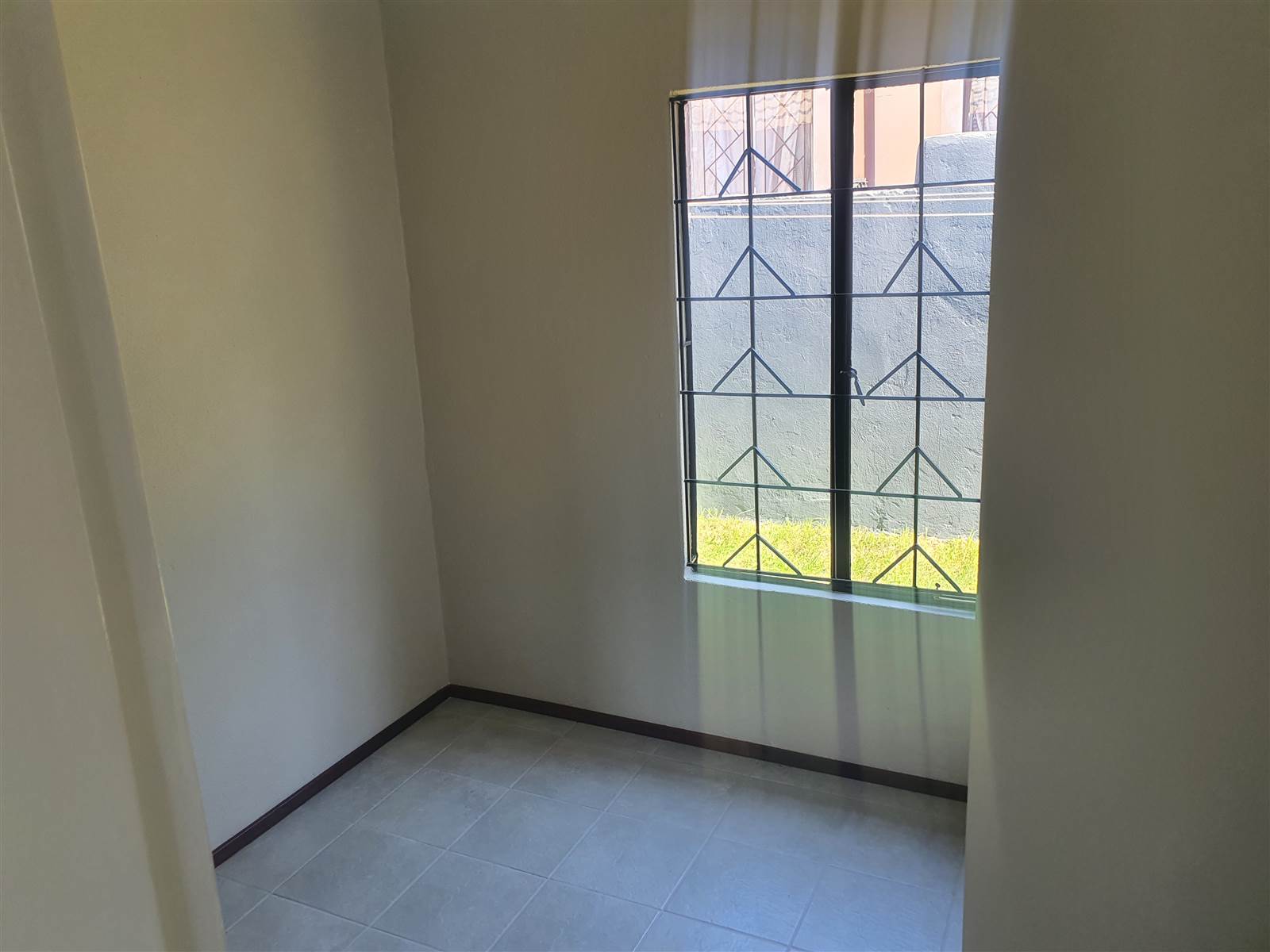 3 Bed House in Olievenhoutbosch photo number 8