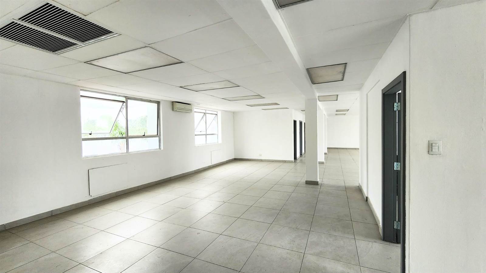 1733  m² Commercial space in Paarl Central West photo number 8