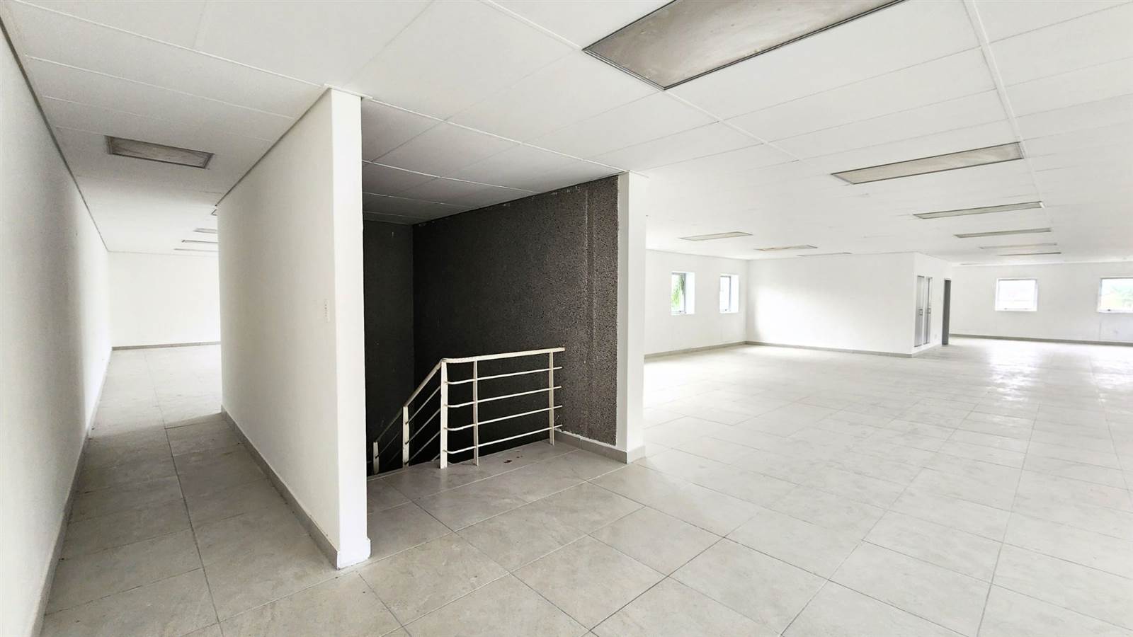 1733  m² Commercial space in Paarl Central West photo number 5