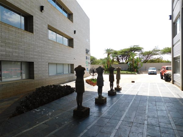 327  m² Office Space in Illovo