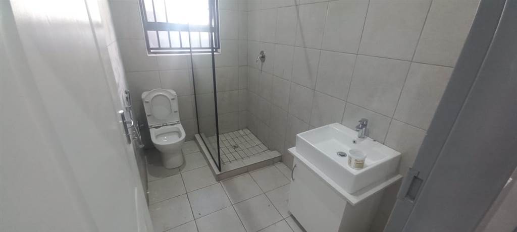 3 Bed House in Lenasia photo number 30