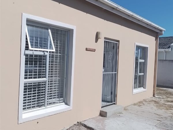 2 Bedroom House 2 Bedroom House