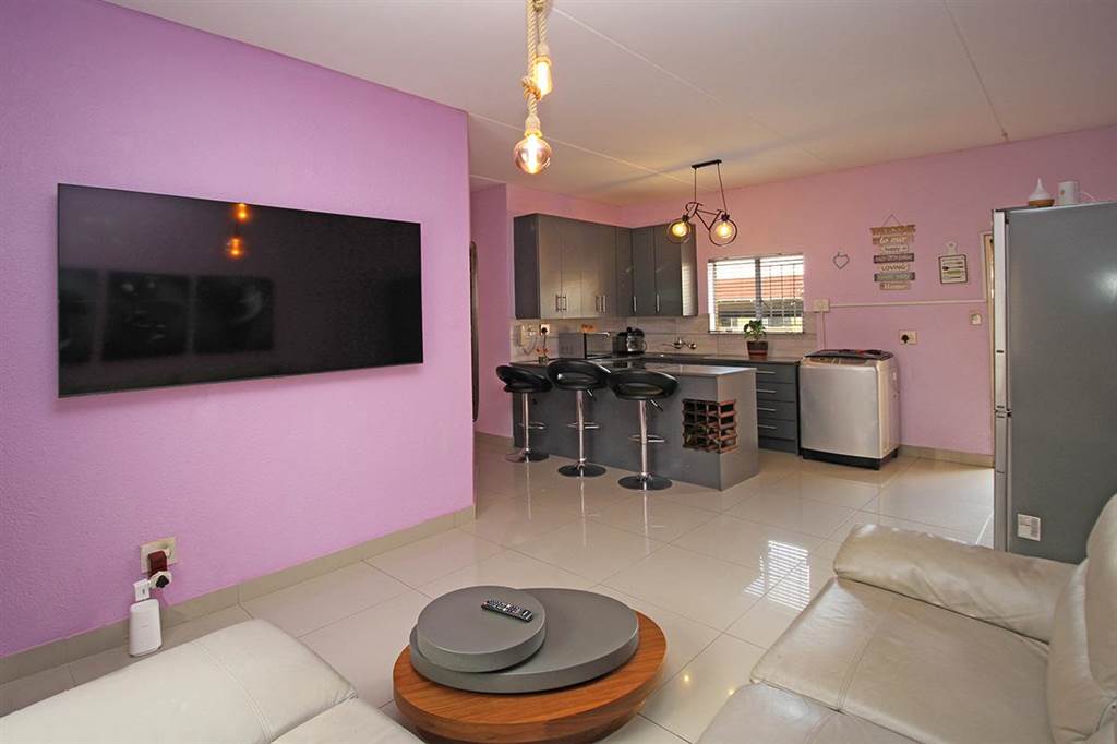3 Bed Apartment in Princess AH photo number 8
